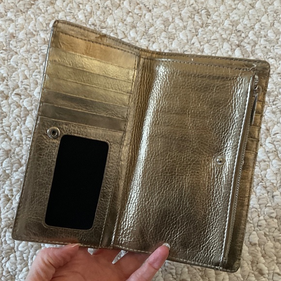 MICHAEL KORS gold purse and matching wallet - Picture 9 of 15